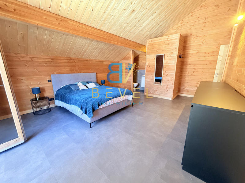 Châlet - 339 m² - 10 pièces