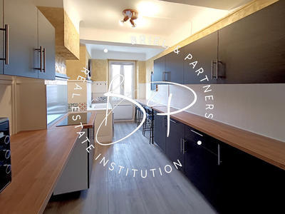 Appartement - 82 m² - 4 pièces