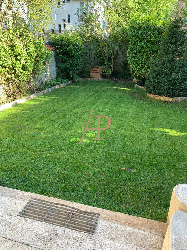 Maison - 160 m² - 8 pièces