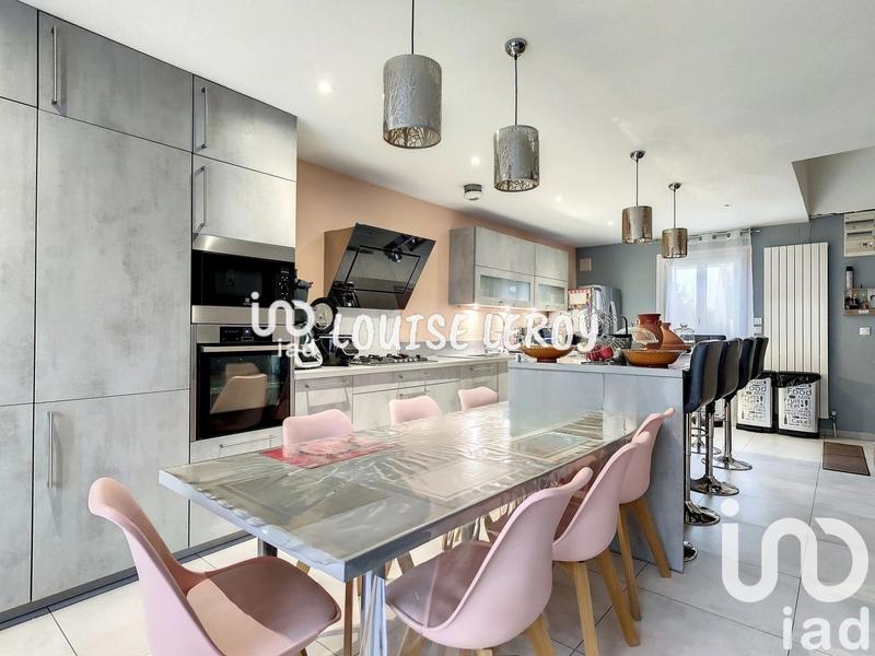 Maison - 144 m² - 7 pièces