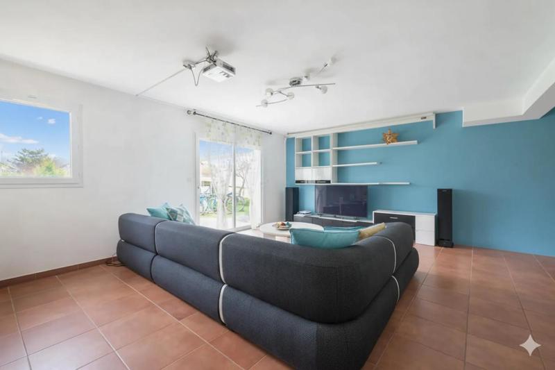 Maison - 200 m² - 8 pièces