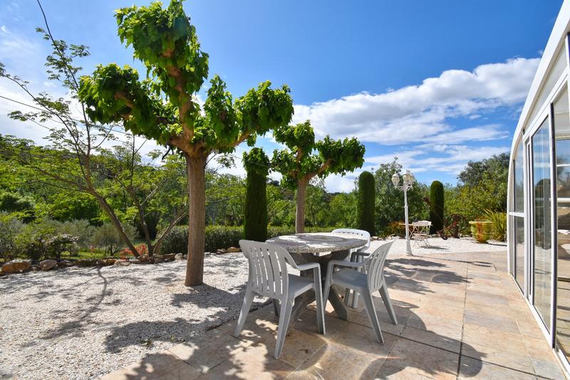 Villa - 284 m² - 6 pièces