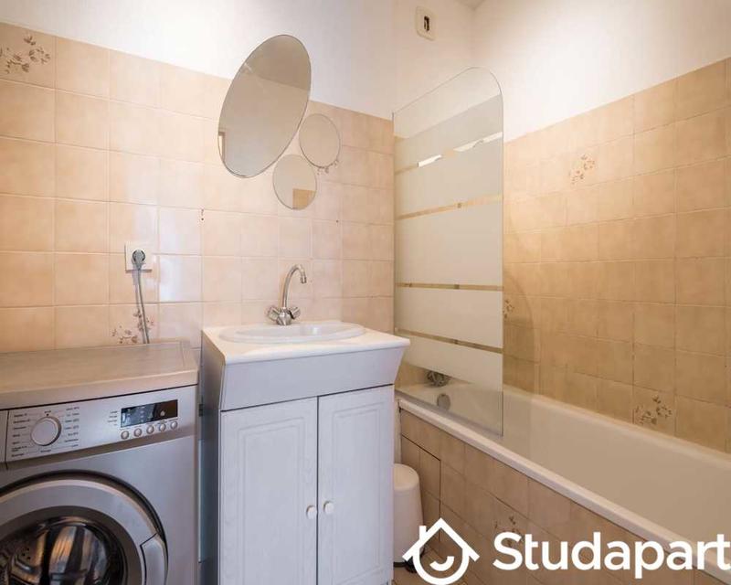 Chambre - 90 m² - 1 pièce