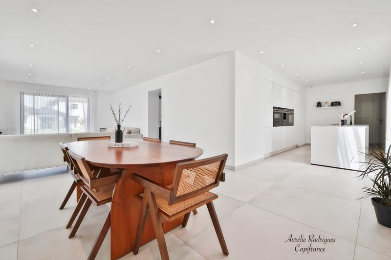 Maison - 140 m² - 6 pièces