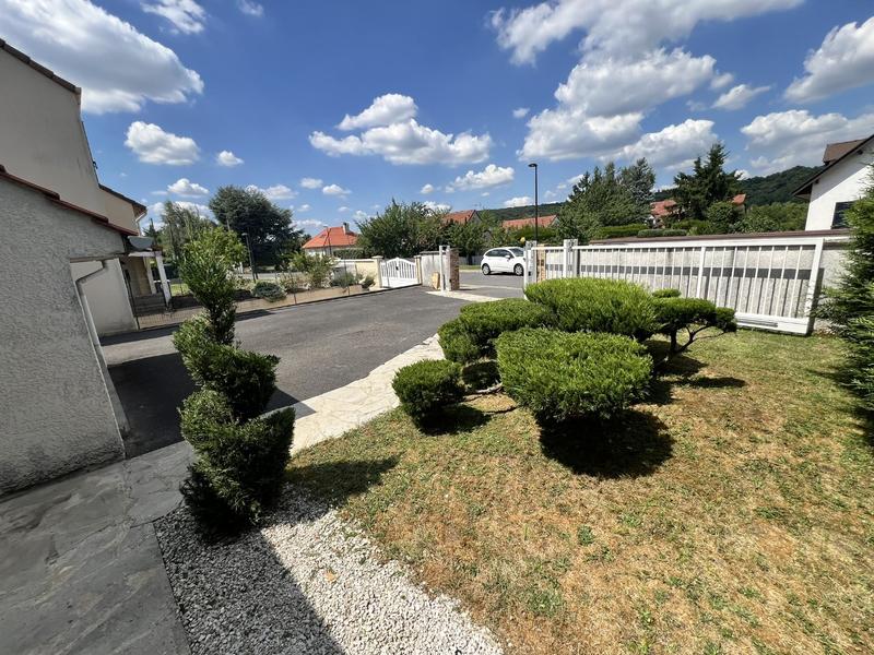 Maison - 180 m² - 7 pièces