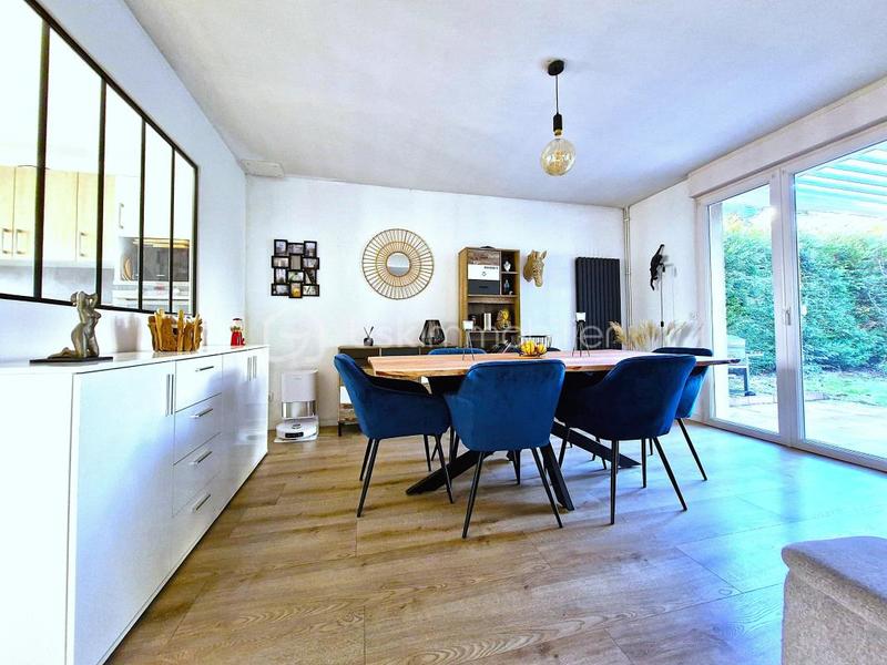 Maison - 96 m² - 5 pièces