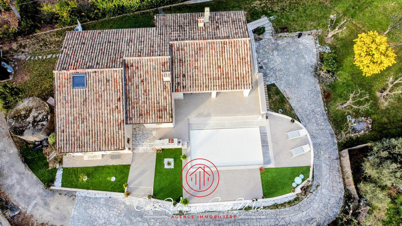 Maison - 168 m² - 6 pièces