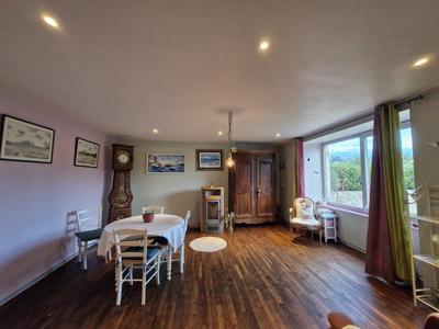 Maison - 123 m² - 7 pièces