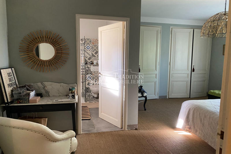 Maison - 250 m² - 8 pièces