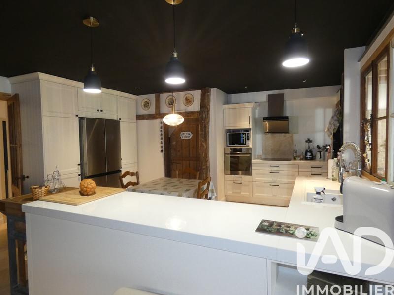 Maison - 259 m² - 9 pièces