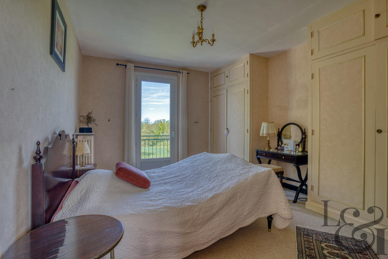 Maison - 208 m² - 9 pièces