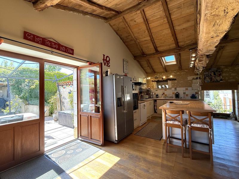 Maison - 220 m² - 6 pièces