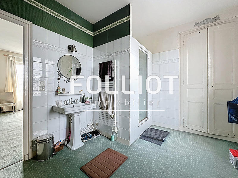 Maison - 200 m² - 9 pièces