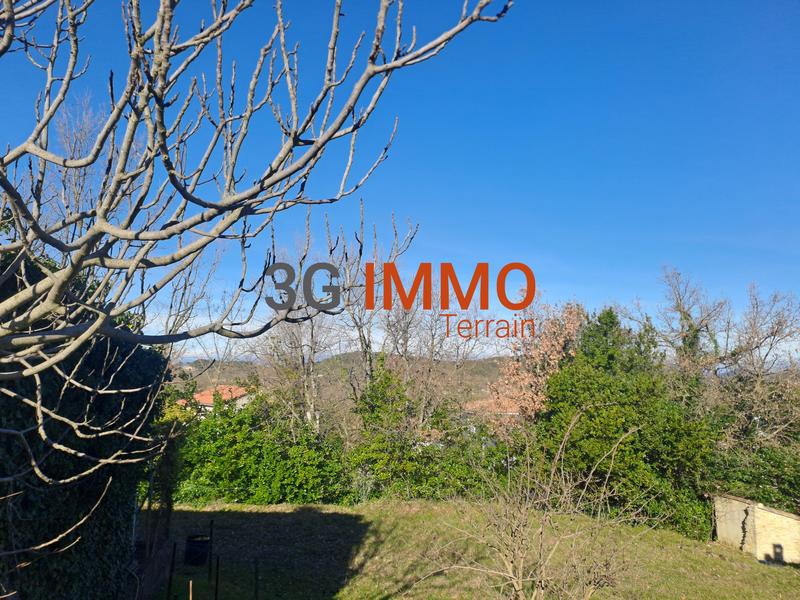 Terrain constructible - 1 001 m²