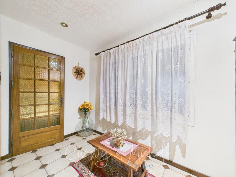 Maison - 308 m² - 10 pièces