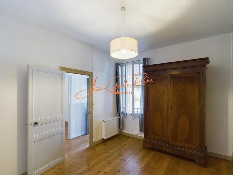 Maison - 186 m² - 6 pièces