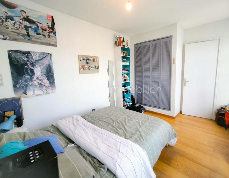 Maison traditionnelle - 219 m² - 7 pièces