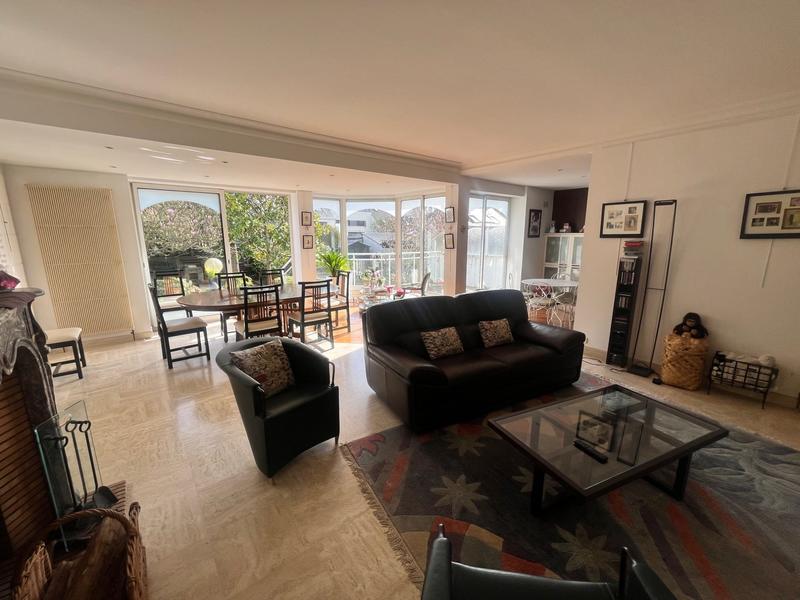 Maison - 206 m² - 8 pièces