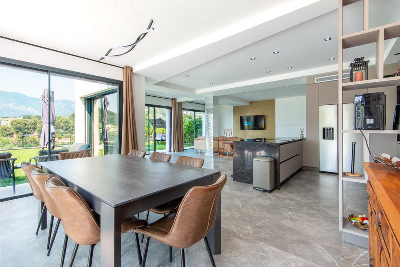 Maison - 160 m² - 4 pièces