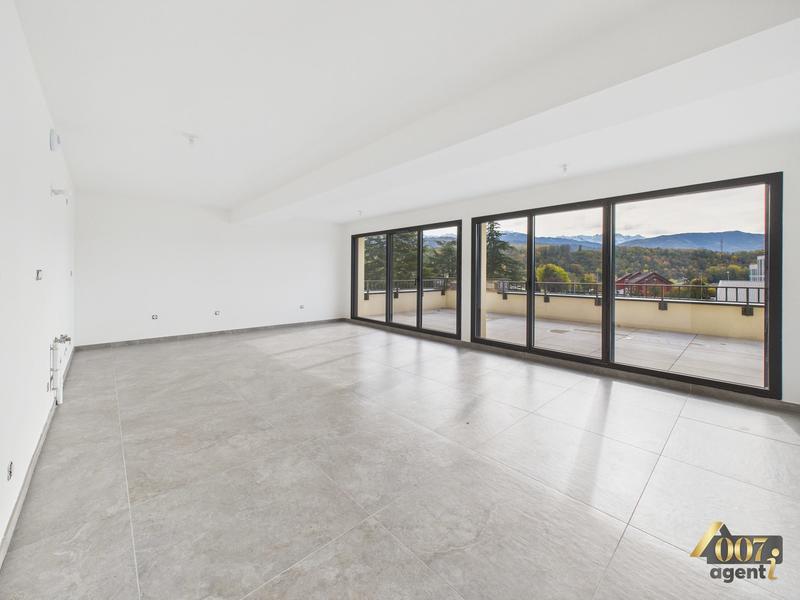 Appartement - 117 m² - 5 pièces