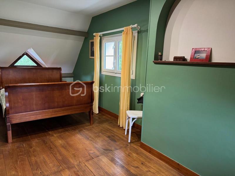 Maison traditionnelle - 159 m² - 6 pièces