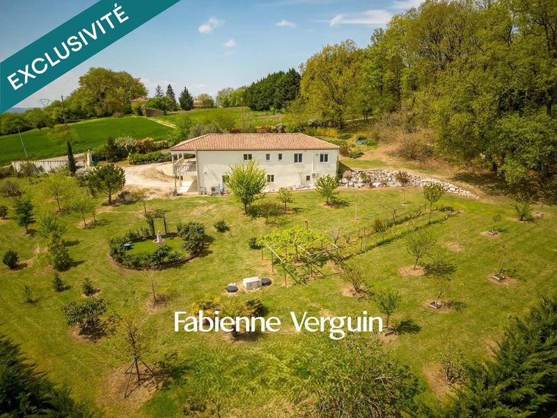 Maison - 200 m² - 7 pièces