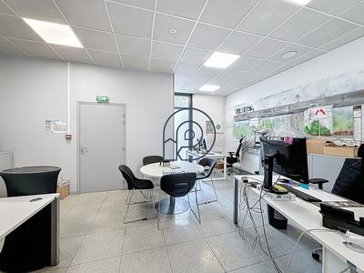 Local d'activités - 265 m²