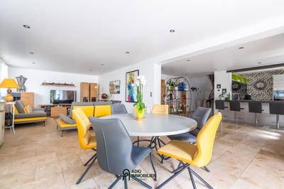 Villa - 290 m² - 10 pièces