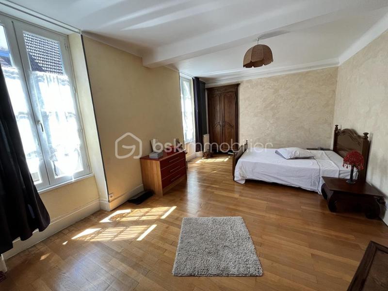 Maison de ville - 196 m² - 7 pièces