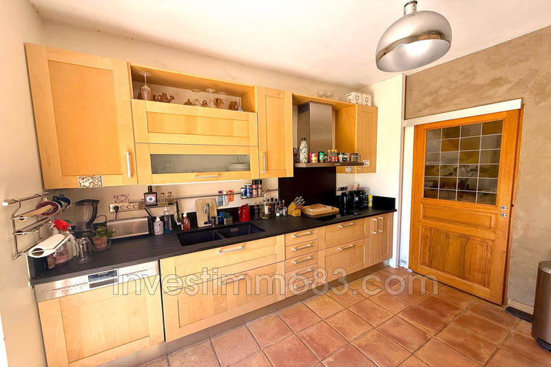 Maison - 200 m² - 7 pièces