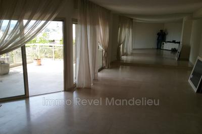 Appartement - 89 m² - 3 pièces