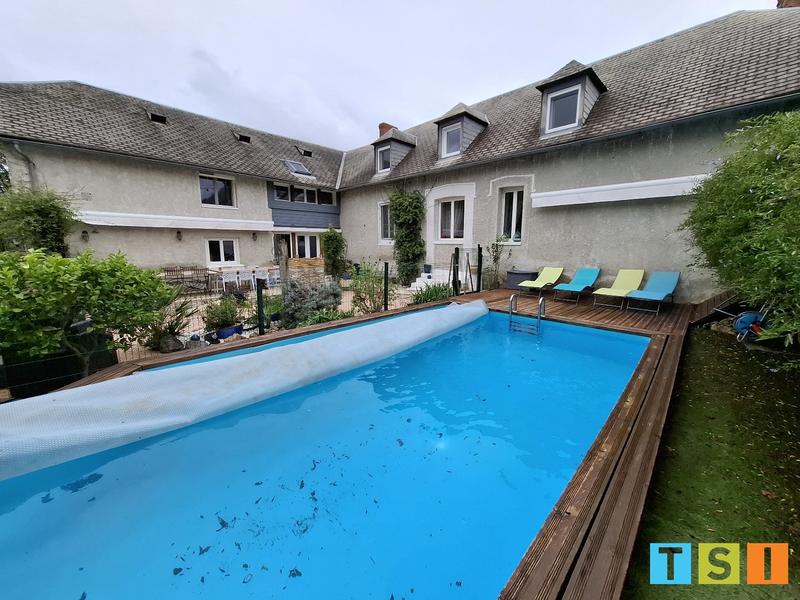 Maison - 264 m² - 8 pièces