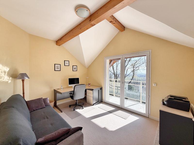 Maison - 213 m² - 8 pièces