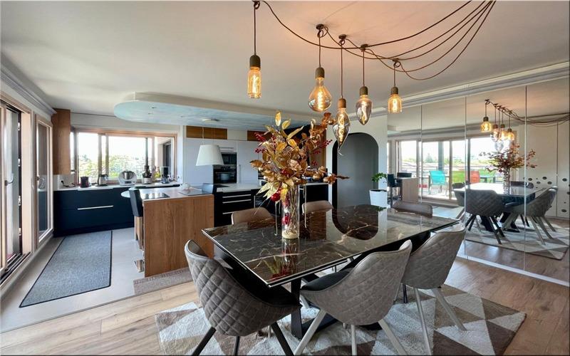 Appartement - 122 m² - 6 pièces