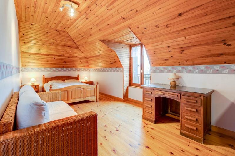 Maison - 285 m² - 12 pièces