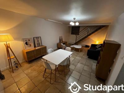 Chambre - 9 m² - 1 pièce