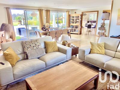 Maison - 256 m² - 7 pièces