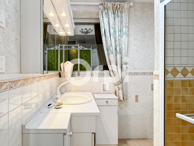 Maison - 187 m² - 7 pièces