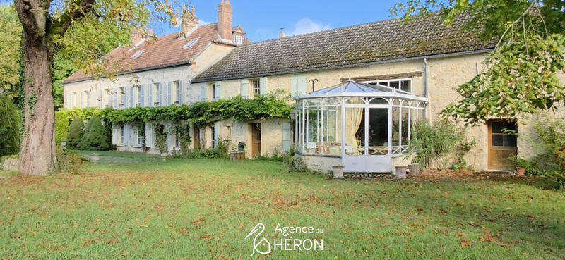 Maison - 373 m² - 10 pièces