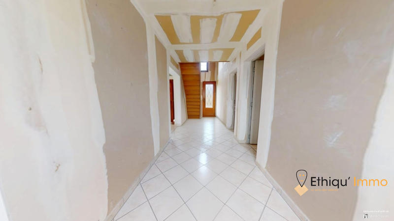 Maison - 215 m² - 7 pièces