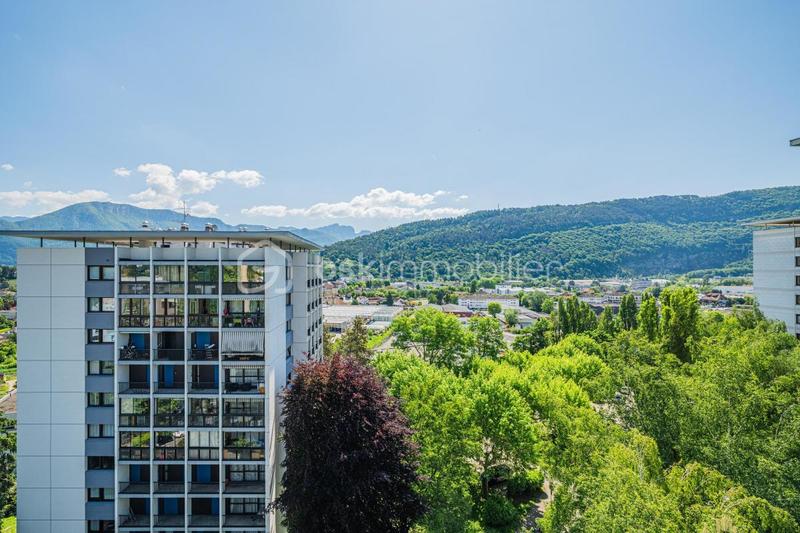 Appartement - 82 m² - 4 pièces