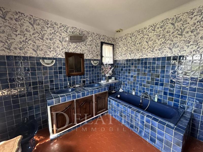 Villa - 136 m² - 10 pièces