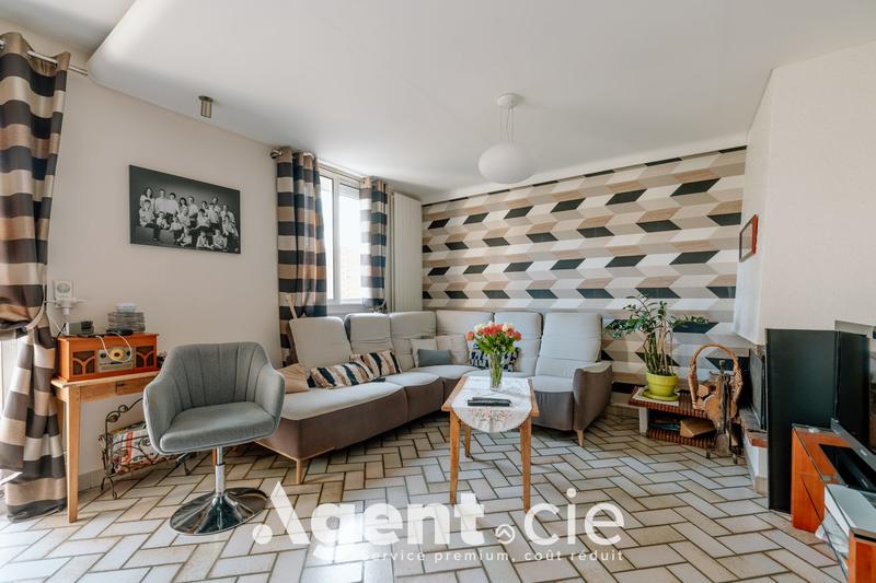 Maison - 184 m² - 7 pièces