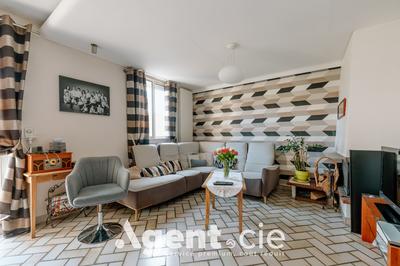 Maison - 184 m² - 7 pièces