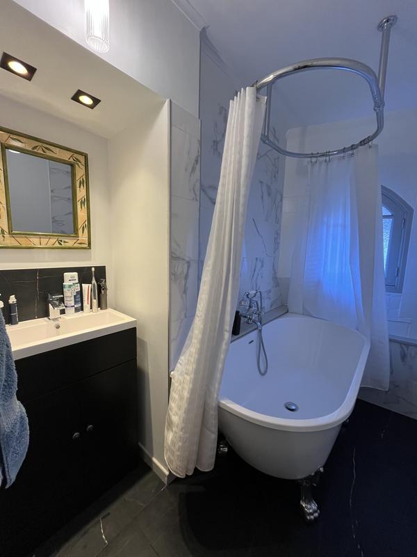 Maison - 240 m² - 10 pièces