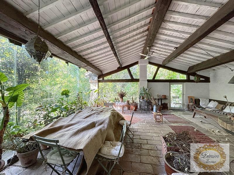 Maison - 500 m² - 11 pièces