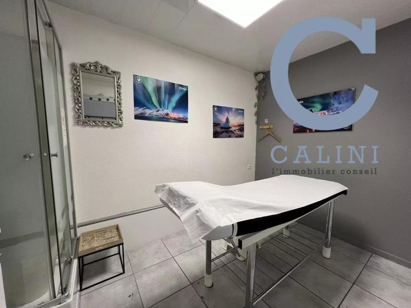 Beauté / Bien-être - 46 m² - 4 pièces