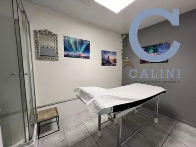 Beauté / Bien-être - 46 m² - 4 pièces