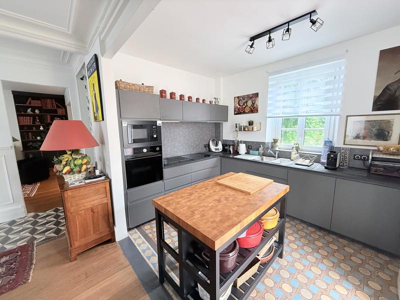 Maison - 180 m² - 7 pièces