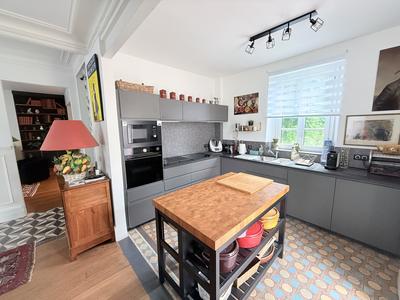 Maison - 180 m² - 7 pièces